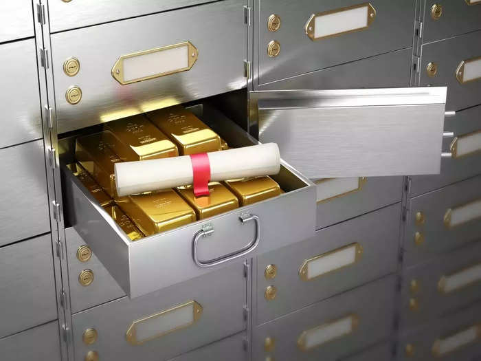 gold in bank locker