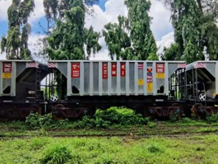 India&#39;s First Aluminium Freight Rake (1)