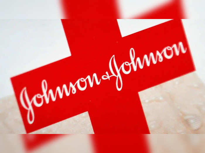 johnson & johnson: உரிமம் ரத்து, தேவை குறைவு - உற்பத்தி ஆலையை விற்பனை  செய்யும் ஜான்சன் நிறுவனம் - johnson & johnson sells its largest india plant  as demand weakens | Economic Times Tamil