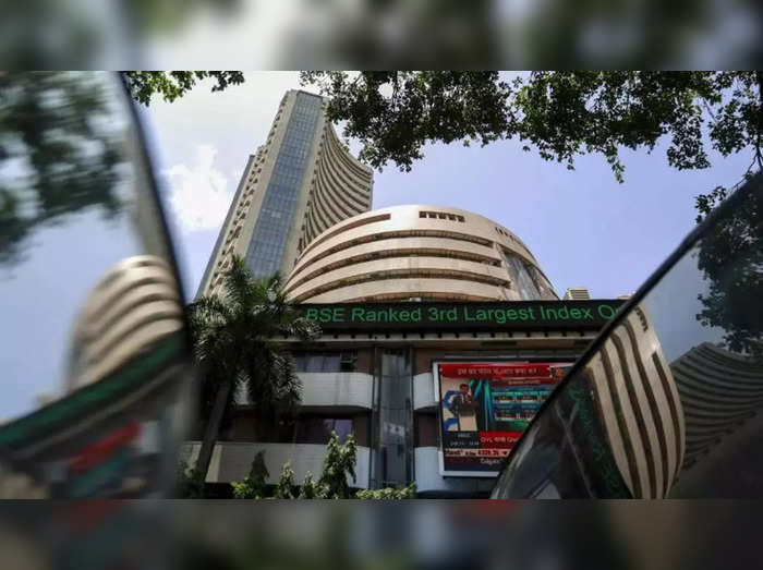 Sensex ends 638 lower after 1-day break; Nifty below 16,900