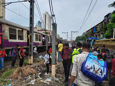 Mumbai news: हादसा हो या आत्महत्या...मुंबई में मरने के लिए सॉफ्ट स्पॉट बनी लोकल ट्रेनें