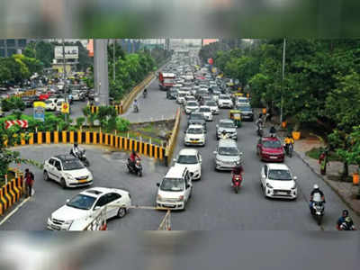 Noida में सिग्नल फ्री सड़क का सपना कब होगा पूरा? सेक्टर-62 गोल चक्कर से 71 चौराहे के बीच ब्रेकर बने बड़े यू-टर्न