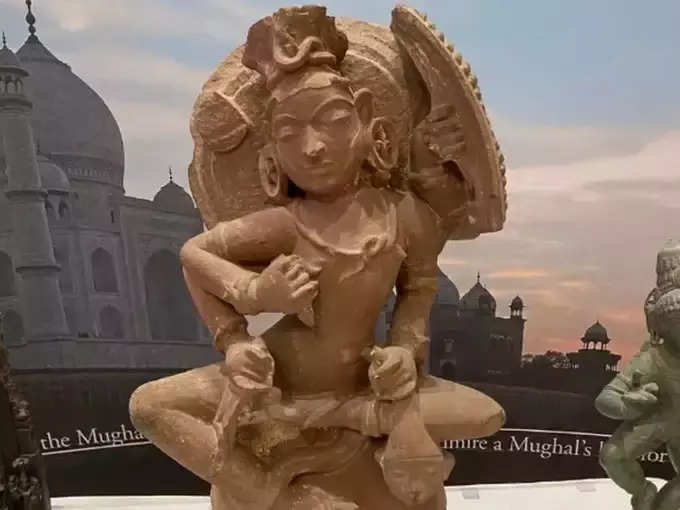 US Returns 307 Stolen Antiquities To India