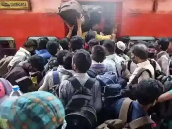 during diwali chhath, heavy rush of passengers in the train, why does the railway not increase the number of coaches?