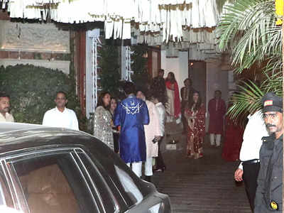 Amitabh Bachchan Diwali party: अमिताभ बच्चन ने भी रखी दिवाली की पार्टी, दरवाजे पर खड़ी नजर आईं ऐश्वर्या राय 