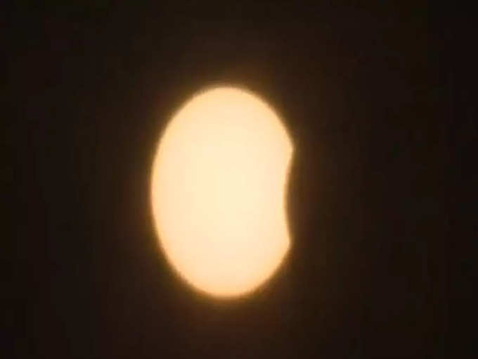 दिल्ली में सूर्यग्रहण की तस्वीर