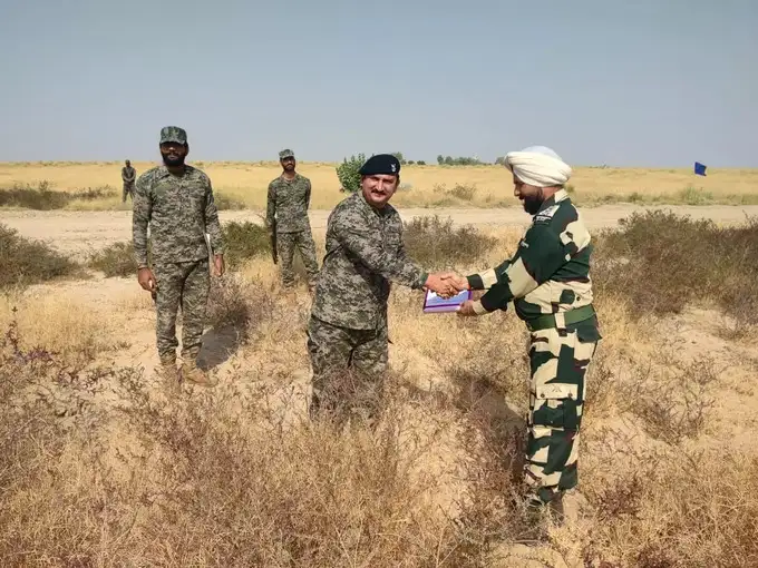 पाकिस्तानी रेंजर ने कहा- हैप्पी दिवाली