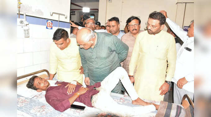 morbi-gujarat-chief-minister-bhupendra-patel-meets-a-man-who-suffered-injuries-