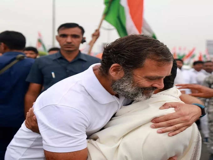 ROHIT VEMULA MOTHER MEETS RAHUL GANDHI