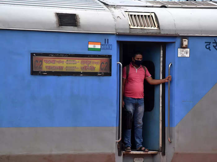 shatabdi-train