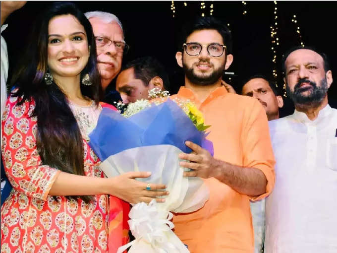 Aditya Thackeray meets Shivani Baokar new