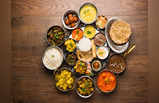 घर की थाली तो खूब खाई होगी अब चखिए दिल्ली के इन रेस्तरां की ‘बाहुबली थाली’, 56 भोग पूरा खाने पर मिलता है इनाम