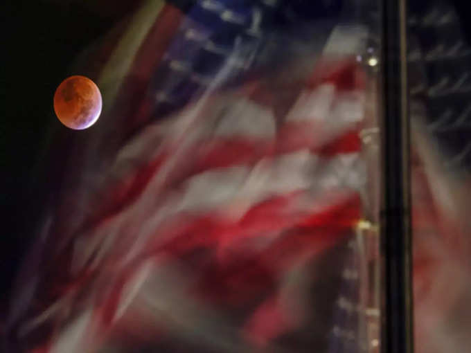 वॉशिंगटन में चंद्रग्रहण का नजारा