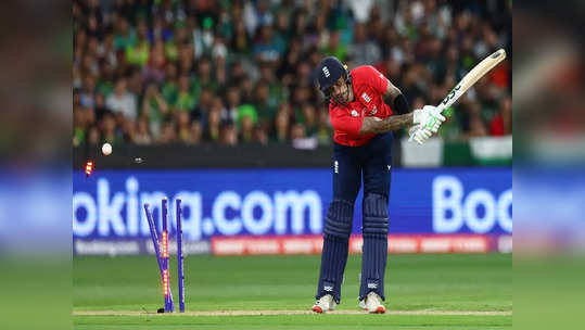 Alex Hales : ज्यानं भारताला वर्ल्डकप बाहेर काढलं, पाकिस्तानकडून त्याचा दुसऱ्या बॉलवर गेम