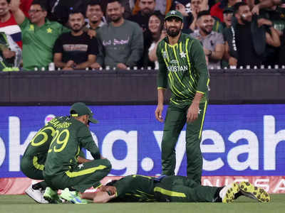 Shaheen Afridi T20 World Cup: हाय रे किस्मत...! तब कैच छोड़कर हारा था, अब कैच पकड़कर हार गया पाकिस्तान 