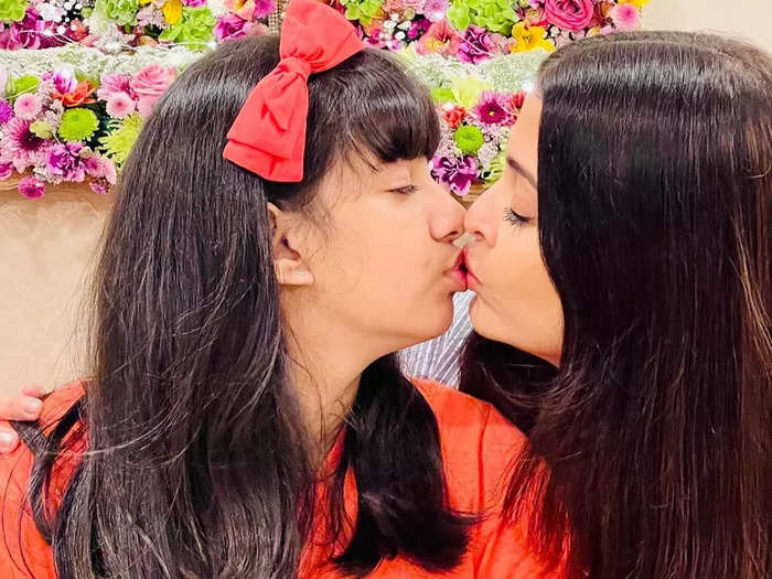 Aishwarya Rai lip Kisses Daughter