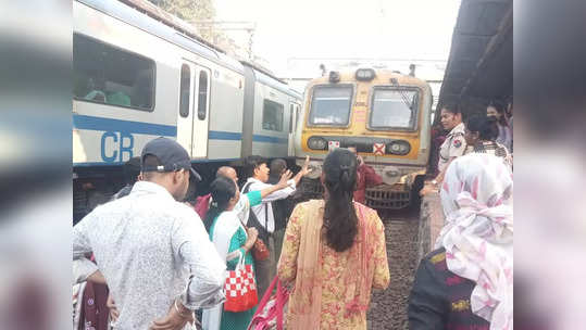 Titwala Railway Station: टिटवाळा स्थानकात राडा, लोकल ट्रेन उशिरा येत असल्याने संतप्त प्रवाशांचे आंदोलन