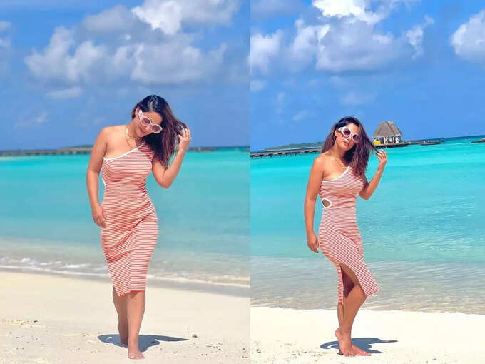 Hina Khan set the beach on fire in a dress with a sexy slit cut on the legs | Hits Times 95551678 | Hits Times