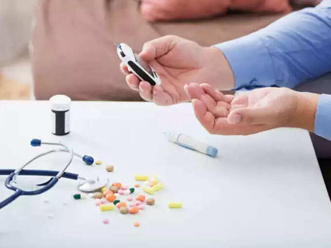 What to avoid after coffee: अगर कॉफी पीने के बाद खा ली ये 8 दवाएं, तो सिर पर मंडराने लगेगा खतरा - 8 medicines to avoid after drinking coffee tea to prevent side effects fever cough diabetes bp know coffee ke side effect What to avoid after coffee: अगर कॉफी पीने के बाद खा ली ये 8 दवाएं, तो सिर पर मंडराने लगेगा खतरा - 8 medicines to avoid after drinking coffee tea to prevent side effects fever cough diabetes bp know coffee ke side effect