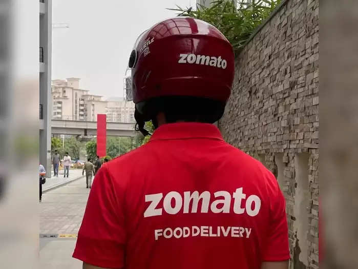 zomato-confirms-to-layoff-staff-nationwide-95626112.