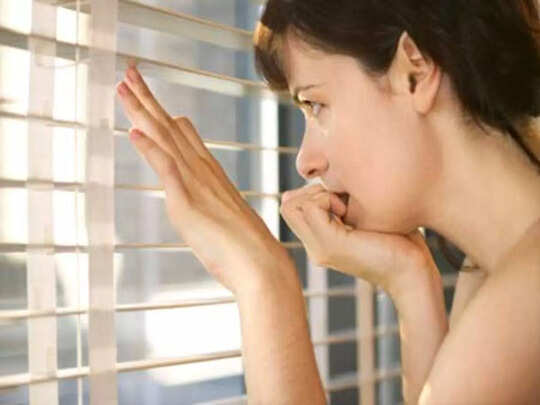 Anxiety और Stress के कारण होती हैं स्किन रिलेटेड अनगिनत परेशानियां, जानें बचने के तरीके