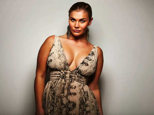 Fashion tips for plus size ladies: प्लस साइज लेडीज 6 टिप्स करें फॉलो, दिखेंगी ब्यूटीफुल और स्टाइलिश