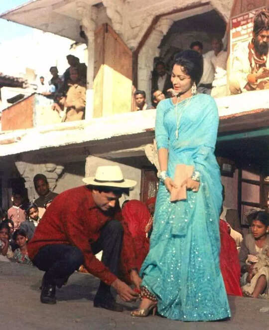 Romantic Movies: क्या आप भी अपने गर्लफ्रेंड या बॉयफ्रेंड से तंग आ चुके हैं? साथ बैठकर देख डालिए ये 10 फिल्में