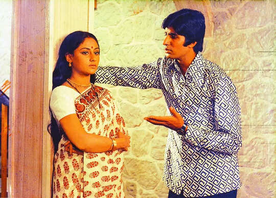 Romantic Movies: क्या आप भी अपने गर्लफ्रेंड या बॉयफ्रेंड से तंग आ चुके हैं? साथ बैठकर देख डालिए ये 10 फिल्में