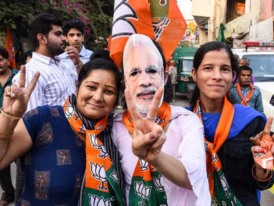 बीजेपी का वादा, MCD चुनाव जीते तो खत्म होगी दिल्ली में पार्किंग की दिक्कत