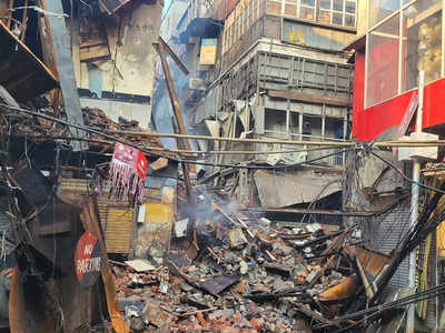 चौथे दिन बुझी भागीरथ पैलेस मार्केट की आग, 200 से ज्यादा दुकानें खाक, 500 करोड़ का हुआ नुकसान