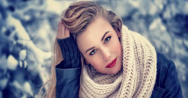 Winter Makeup Tips: सर्दियों में हर स्किन टाइप के लिए बेस्ट हैं ये 5 मेकअप टिप्स, मिनटों में दिखेंगी बेहद खूबसूरत