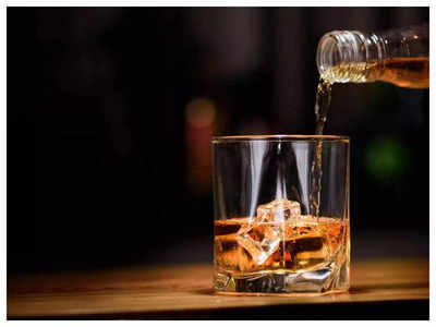 Jack Daniels whiskey: कर्मचारियों को सैलरी के साथ महंगी व्हिस्की फ्री देती है यह कंपनी, उस दिन कोई नहीं करता छुट्टी 