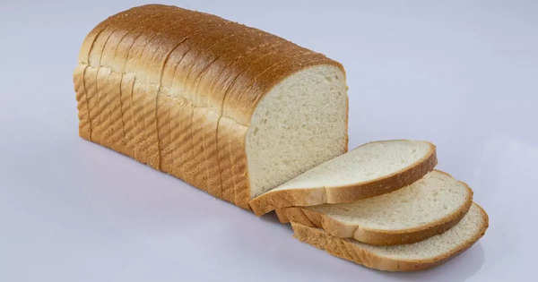 How to Keep Bread Fresh: ब्रेड को रखना है लंबे समय तक फ्रेश, तो अपनाएं ये 6 कमाल के उपाय
