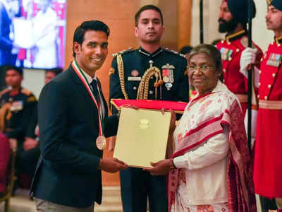 National Sports Awards: अचंता शरत कमल को राष्ट्रपति ने खेल रत्न से किया सम्मानित, 25 खिलाड़ी को अर्जुन अवॉर्ड, देखें फोटो