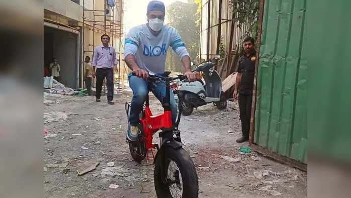 Ranbir Kapoor Electric Cycle Mate X (PC : CarblogIndia)