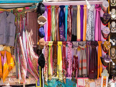 दिल्ली की इस जगह पर रात में लगता है बाजार, 1 रुपए में टीशर्ट और 10 रुपए में मिल जाती हैं पैंट