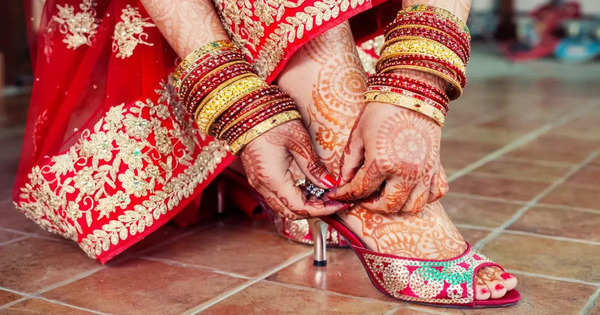Tips To Buy Ideal Bridal Footwear: जल्द बनने वाली हैं दुल्हन तो ऐसे चुनें अपने लिए परफेक्ट ब्राइडल फुटवियर