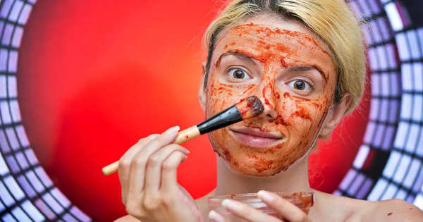 Benefits Of Tomatoes For Skin: चेहरे की खोई हुई निखार को वापस लाने के लिए इन तरीकों से करें टमाटर का इस्तेमाल