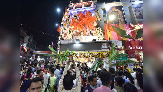 पुण्यात दत्तजयंती उत्साहात साजरी, दत्तमंदिराचे १२५ वे वर्ष, पायथ्यापासून कळसापर्यंत फुलांची आरास