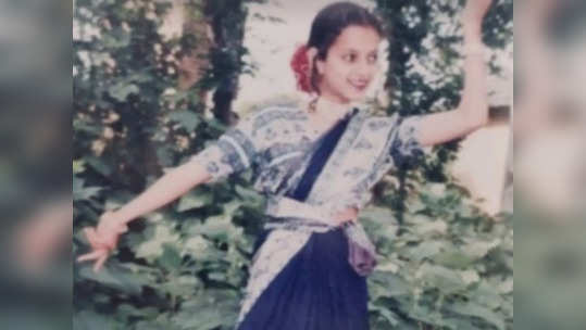 Childhood Photo: 'या' अभिनेत्रीने नेसली आईची साडी, अभिनेत्रीला ओळखून दाखवाच