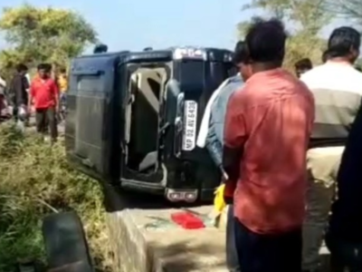 वन विभाग की टीम पर ग्रामीणों ने किया हमला: वाहन में की तोड़फोड़, बाघ पकड़ने गए थे अधिकारी
