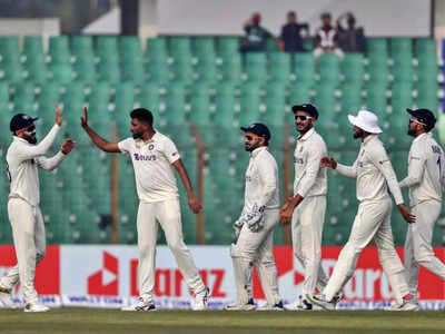 Ind vs Ban Highlights 1st Test Day 2: कुलदीप और सिराज के सामने पनाह मांगते दिखे बांग्लादेश के बल्लेबाज, फॉलोऑन का बना खतरा 