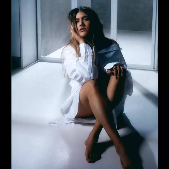 Ananya Birla Bio: बिड़ला की बेटी अनन्‍या, जिसकी दिलकश आवाज और कातिलाना हुस्‍न के आगे फीके हैं सारे सावन-भादो!