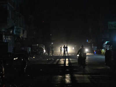 Pakistan Power Crisis : सिर्फ 8 बजे तक खुलेंगी मार्केट, 10 बजे तक ही होंगी शादियां, पाकिस्तान में भयंकर बिजली संकट 
