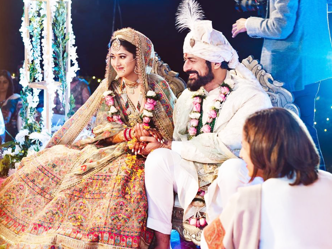 mohit raina wife aditi sharma wedding photos, तलाक नहीं पहली एनिवर्सरी मना रहे हैं मोहित रैना, इसी साल बेहद सुंदर लड़की शादी का जोड़ा पहन बनी थी उनकी पत्नी - devon ke dev mahadev fame mohit raina wife aditi sharma wore a beautiful multi-huge lehenga on her wedding day mohit raina wife aditi sharma wedding photos, तलाक नहीं पहली एनिवर्सरी मना रहे हैं मोहित रैना, इसी साल बेहद सुंदर लड़की शादी का जोड़ा पहन बनी थी उनकी पत्नी - devon ke dev mahadev fame mohit raina wife aditi sharma wore a beautiful multi-huge lehenga on her wedding day