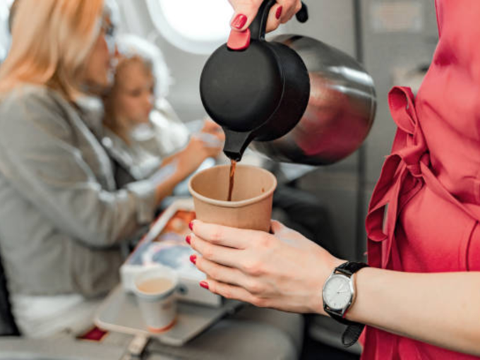 ट्रिप पर निकलने से पहले रट लें Celeb Nutritionist रुजुता दिवेकर के ये Travel Tips, वरना सफर में हो जाएंगे बीमार - year ender 2022 nutritionist rujuta diwekar shared 6 winter travel tips during christmas and new year ट्रिप पर निकलने से पहले रट लें Celeb Nutritionist रुजुता दिवेकर के ये Travel Tips, वरना सफर में हो जाएंगे बीमार - year ender 2022 nutritionist rujuta diwekar shared 6 winter travel tips during christmas and new year