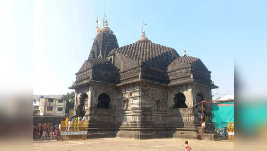 करोना संसर्गाचा धोका; त्र्यंबकेश्वर आणि सप्तश्रृंगी गडावर भाविकांना मास्कसक्ती