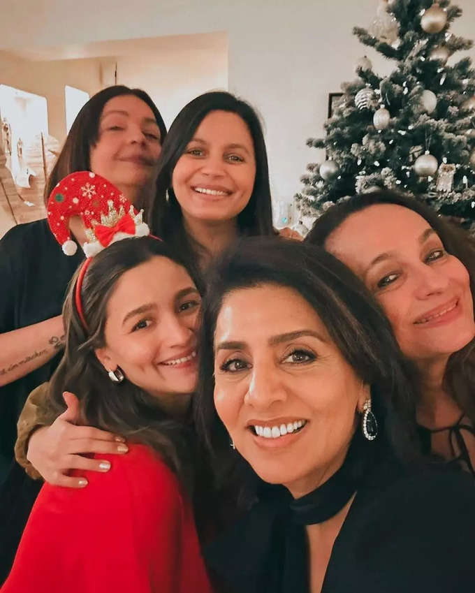 alia bhatt with family