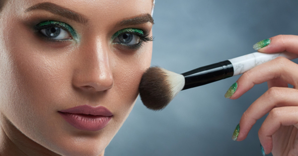 Basic Makeup Tips: परफेक्ट मेकअप चाहिए तो फॉलो करें ये टिप्स, पार्लर जाने की नहीं पड़ेगी जरूरत