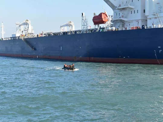 कच्छ से 800 टन चीनी लेकर निकला निगाहेकरम जहाज अरब सागर में डूबा, जानिए कैसे हुआ हादसा 